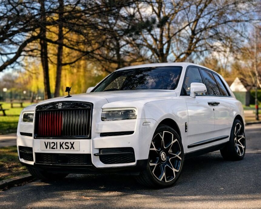 white rolls royce cullinan hire